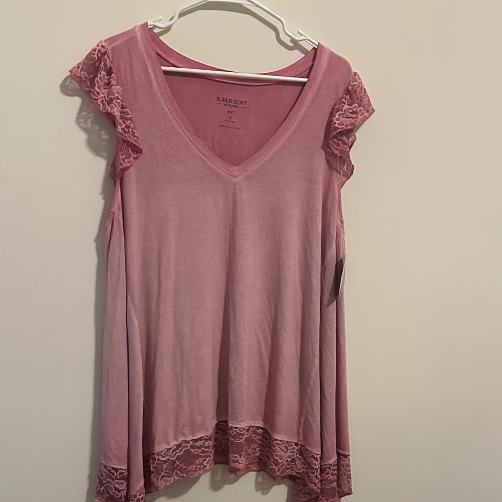 torrid mauve  V-Neck with  Lace Trim